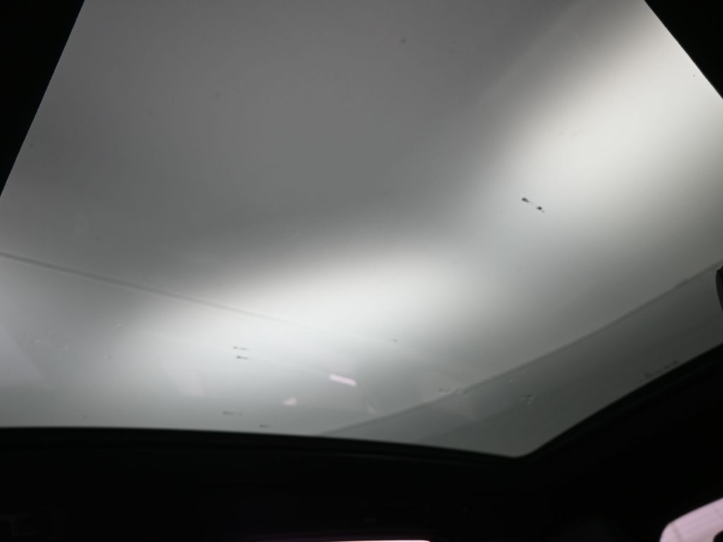 Used 2025 White Metallic BMW 30 xDrive image 31