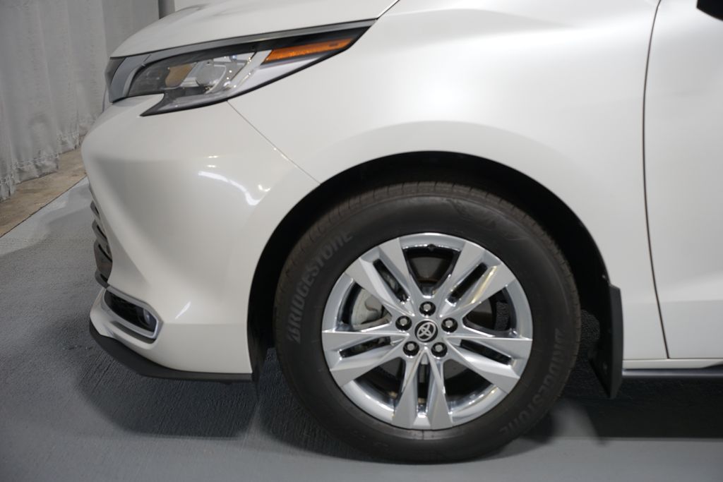 Thumbnail: 2024 Toyota Sienna - 5