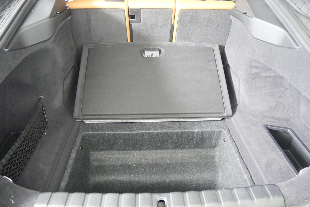 Thumbnail: 2023 BMW i4 - 18