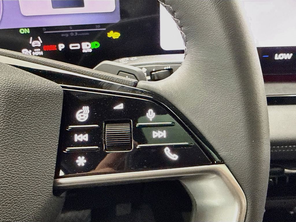 Thumbnail: 2027 Audi Q6 e-tron - 12