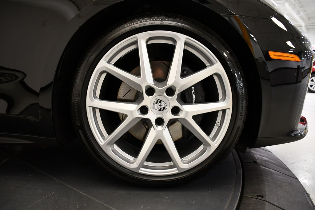 Thumbnail: 2026 Porsche Panamera - 19