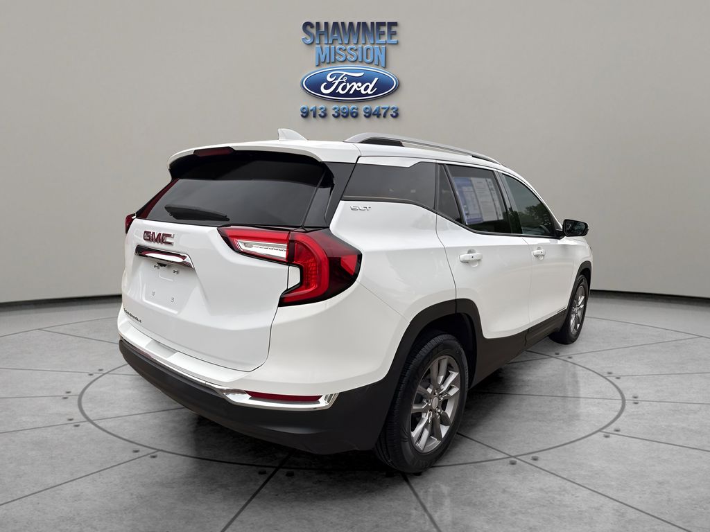 2024 GMC Terrain SLT photo