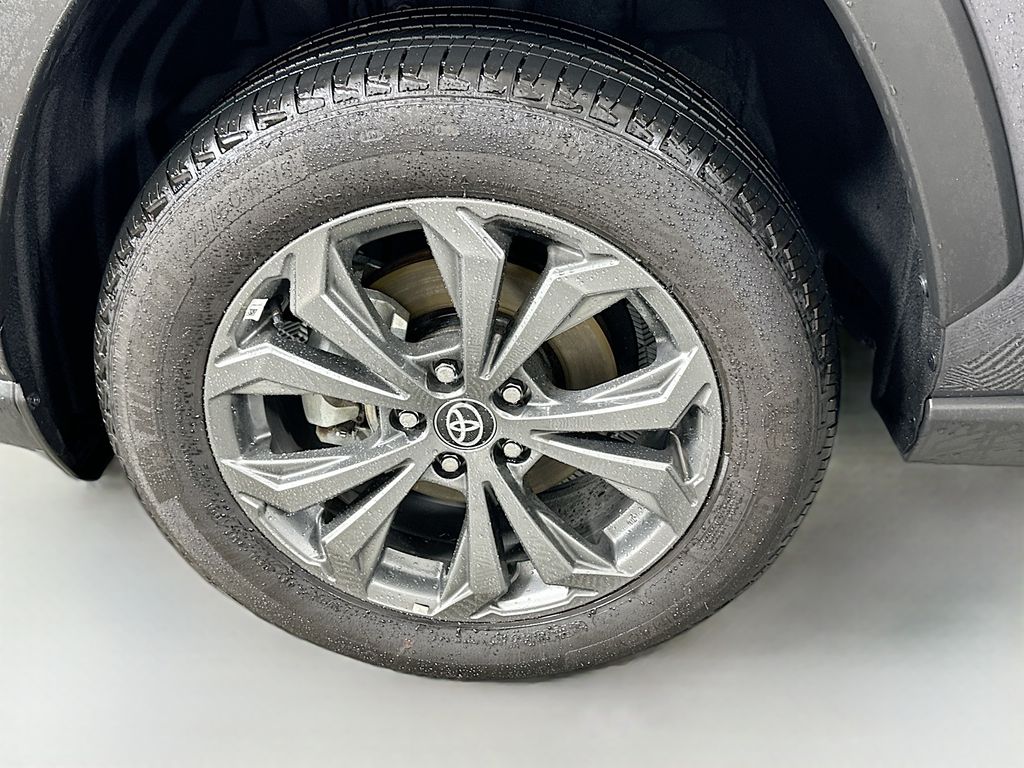 Thumbnail: 2024 Toyota RAV4 - 32