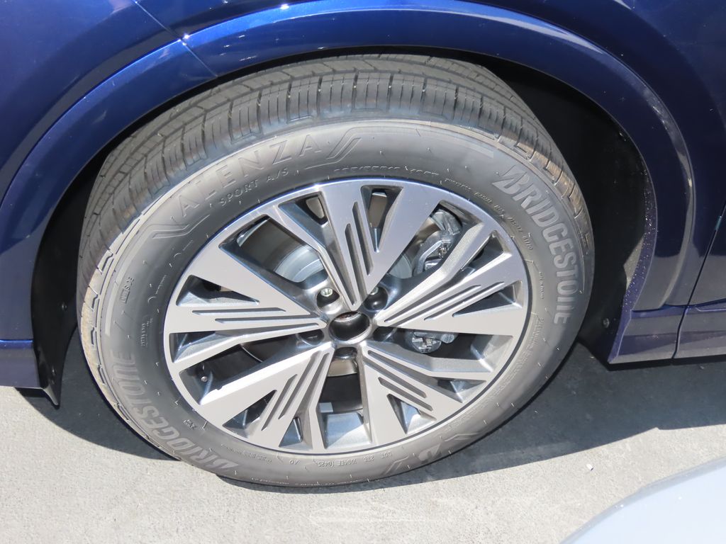 Thumbnail: 2025 Audi Q4 e-tron - 3
