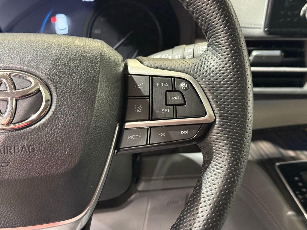 Thumbnail: 2024 Toyota Sienna - 27