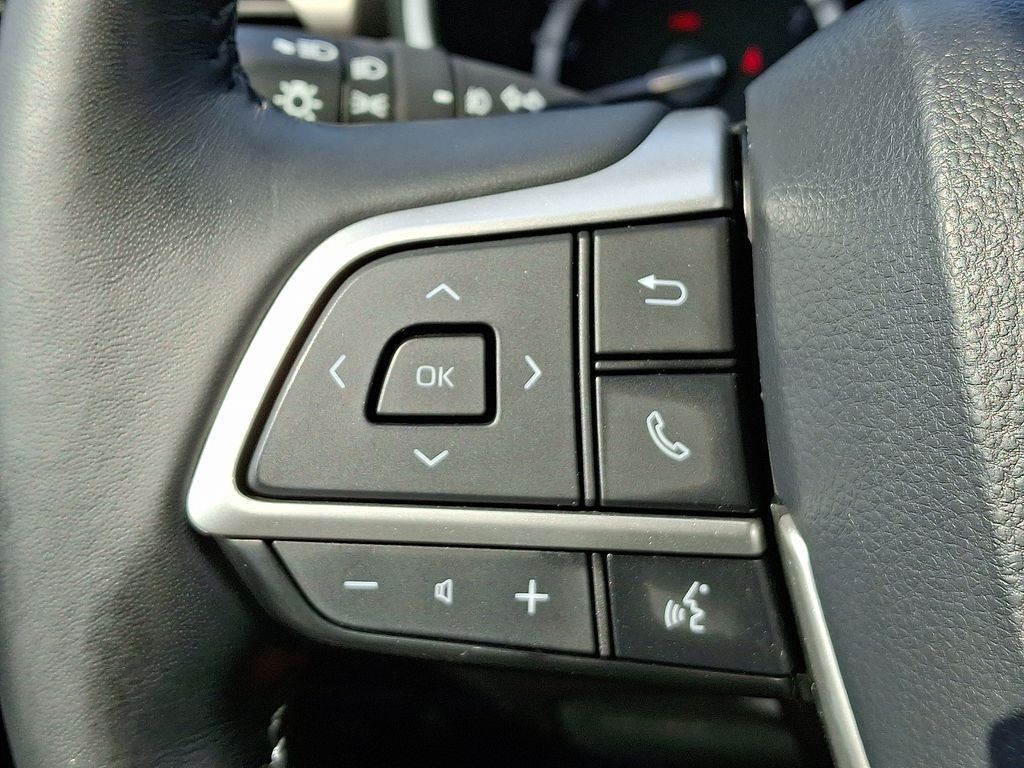 Thumbnail: 2022 Toyota Highlander - 24