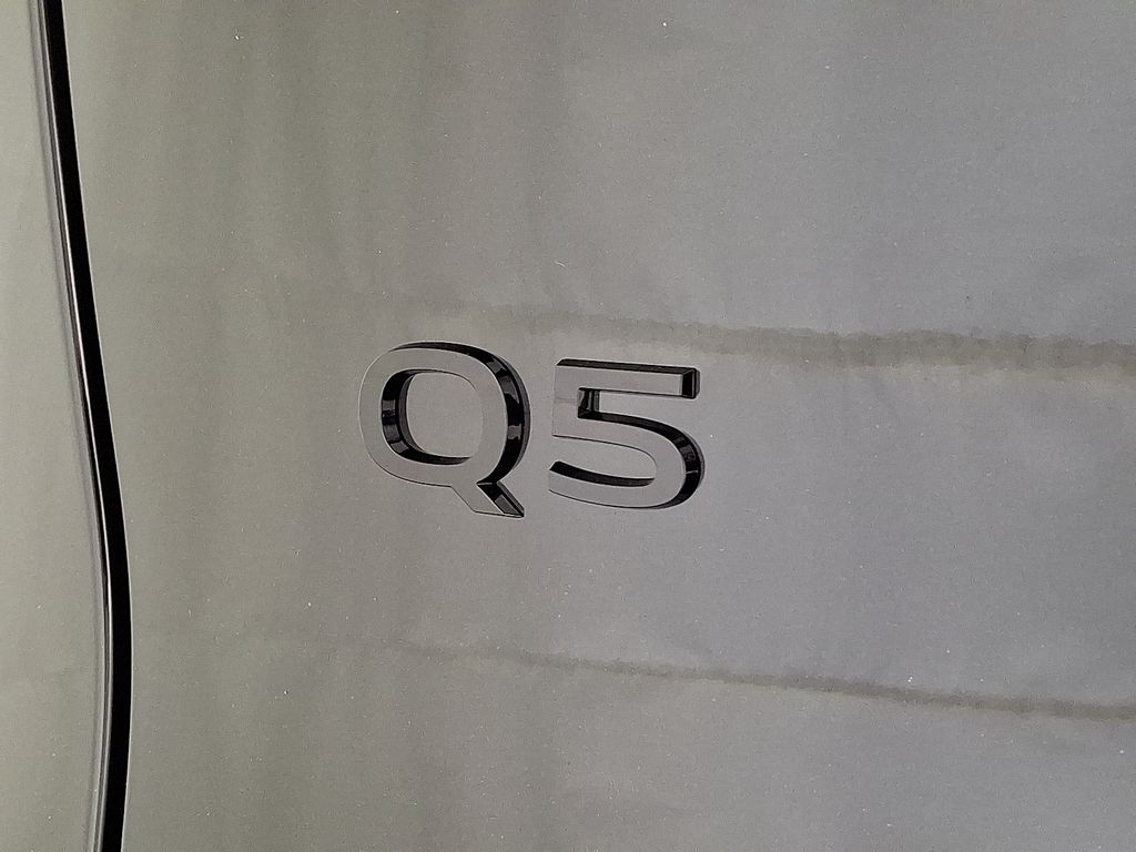 Thumbnail: 2025 Audi Q5 - 15