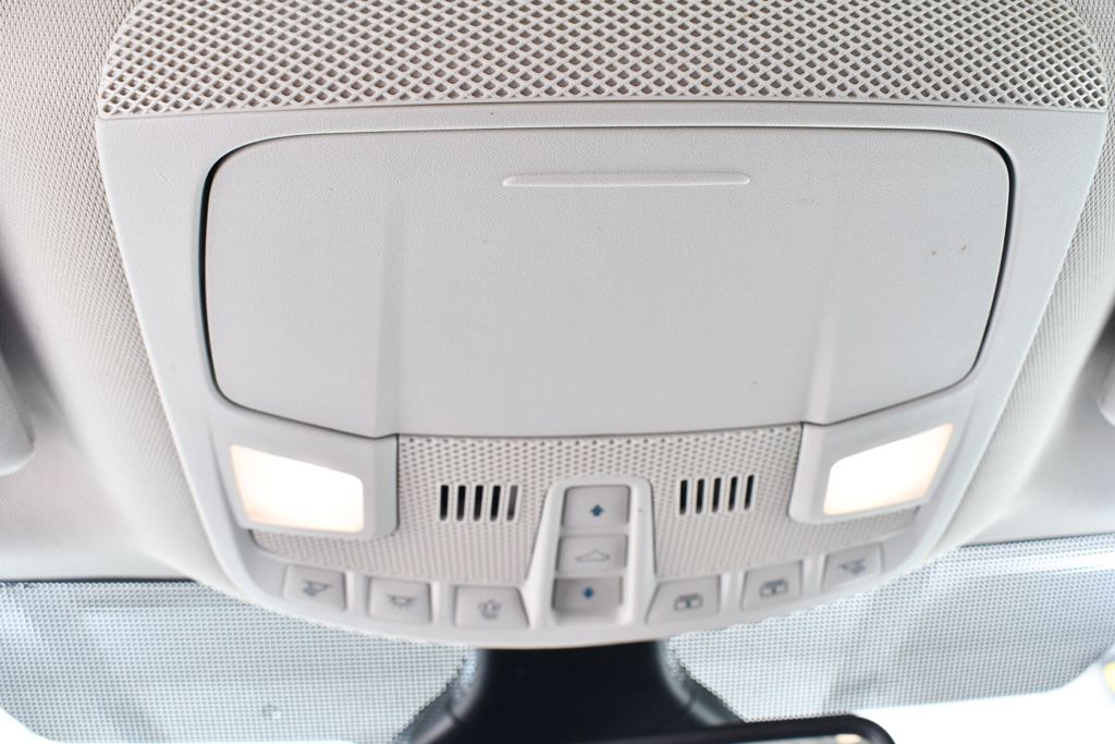 Used 2022 Gray Ford SEL image 33