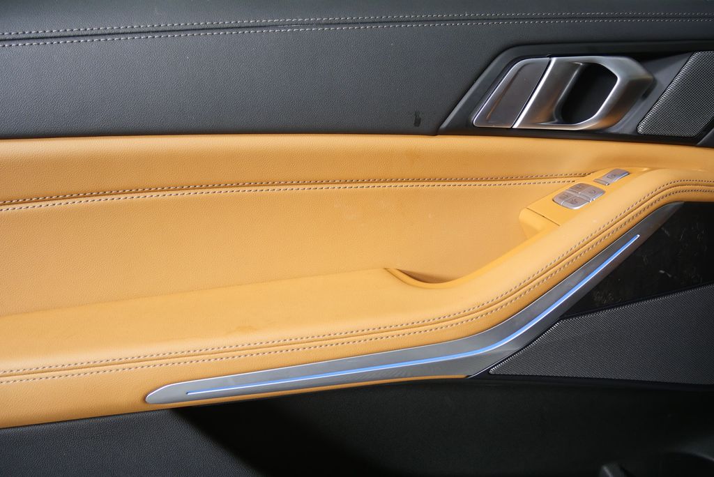 Thumbnail: 2023 BMW X7 - 14