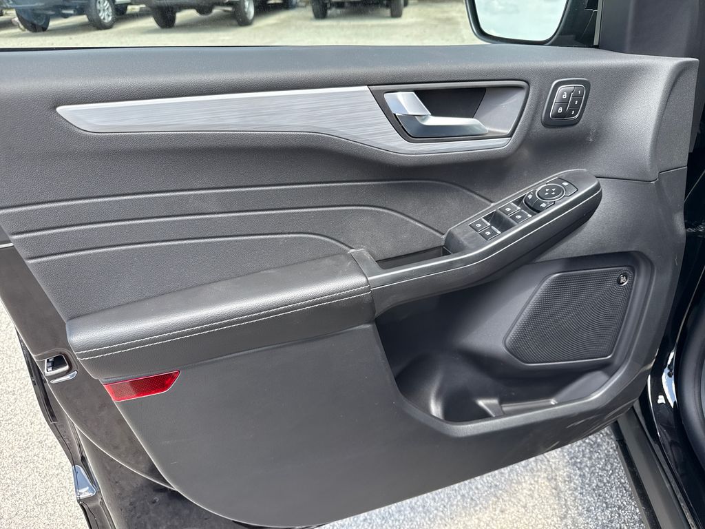 2025 Ford Escape Plug-In Hybrid Base photo 13