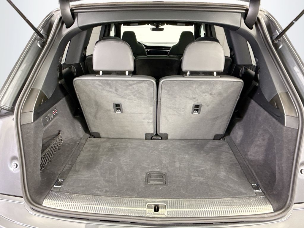 Thumbnail: 2023 Audi SQ7 - 28