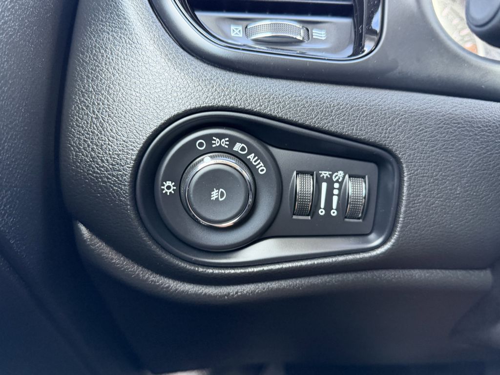 used 2023 Jeep Renegade car, priced at $21,392