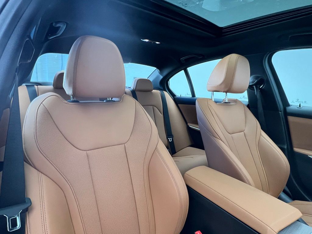 Thumbnail: 2025 BMW 3 Series - 7