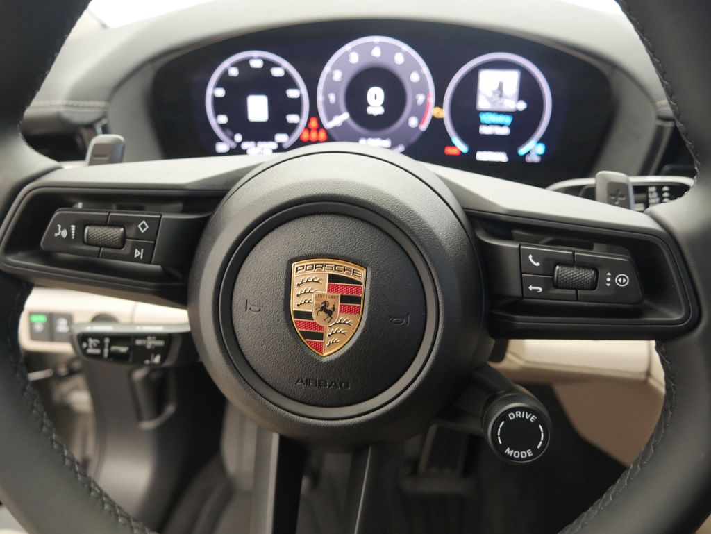 Thumbnail: 2025 Porsche Panamera - 32
