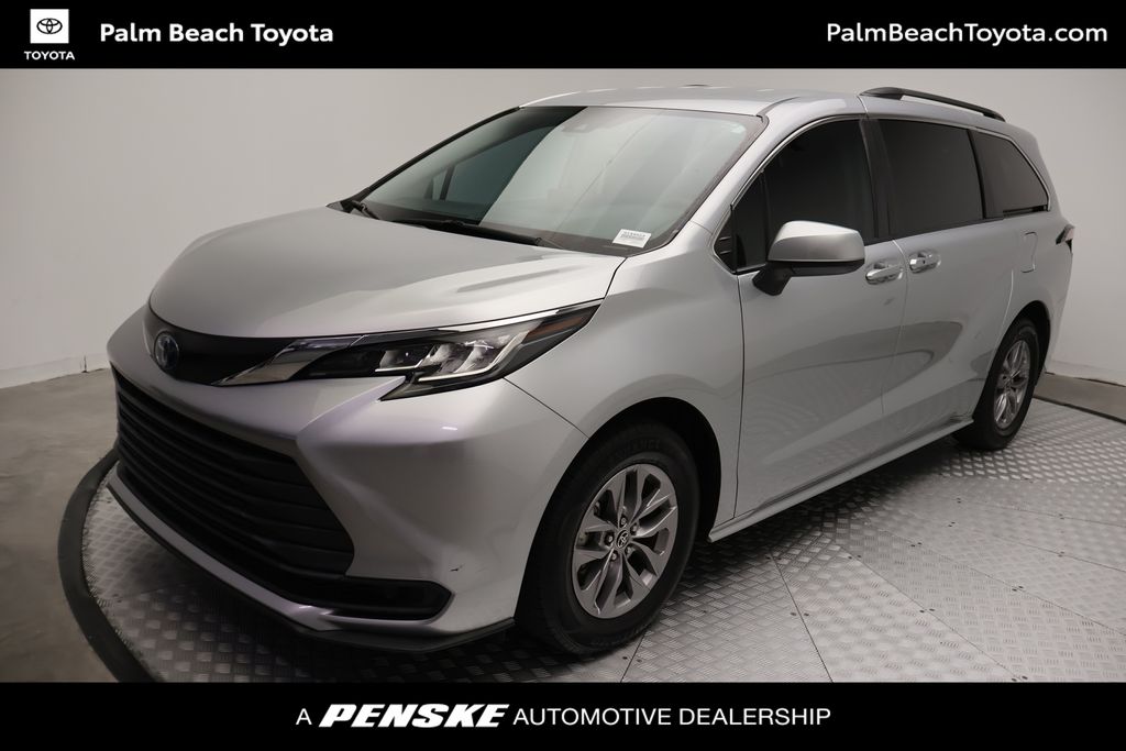 Thumbnail: 2023 Toyota Sienna - 1