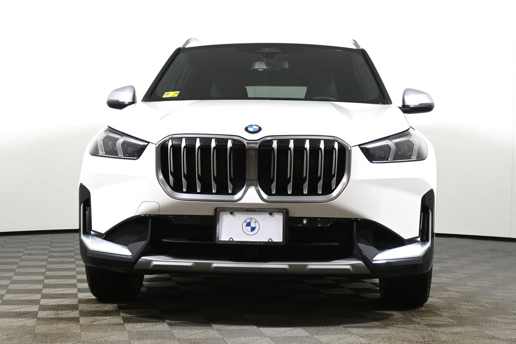 Thumbnail: 2023 BMW X1 - 10