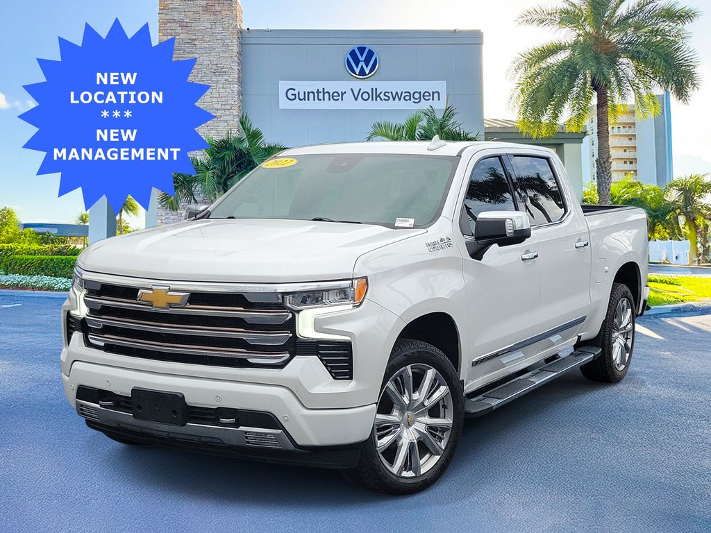 White (Iridescent Pearl Tricoat) 2022 Chevrolet Silverado 1500 Pickup Truck Four-Wheel Drive Automatic