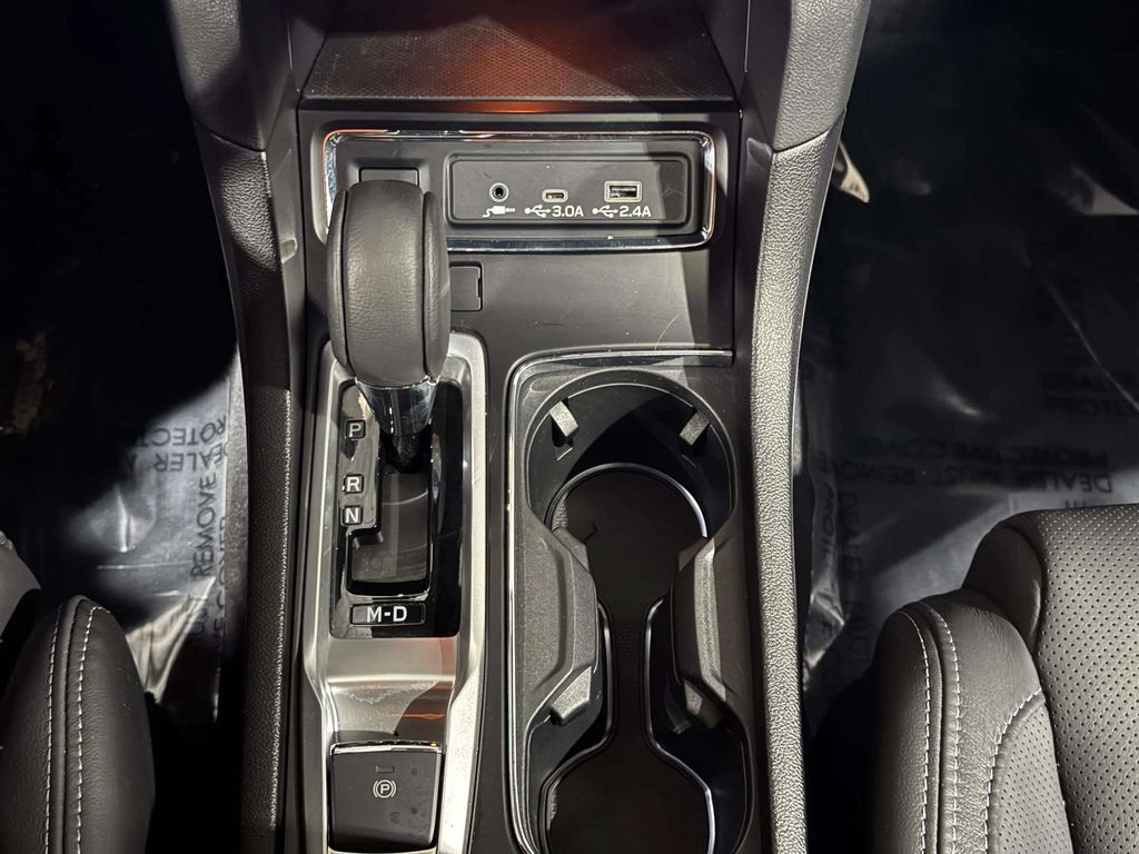 Used 2024 Ice Silver Metallic Subaru Limited image 17