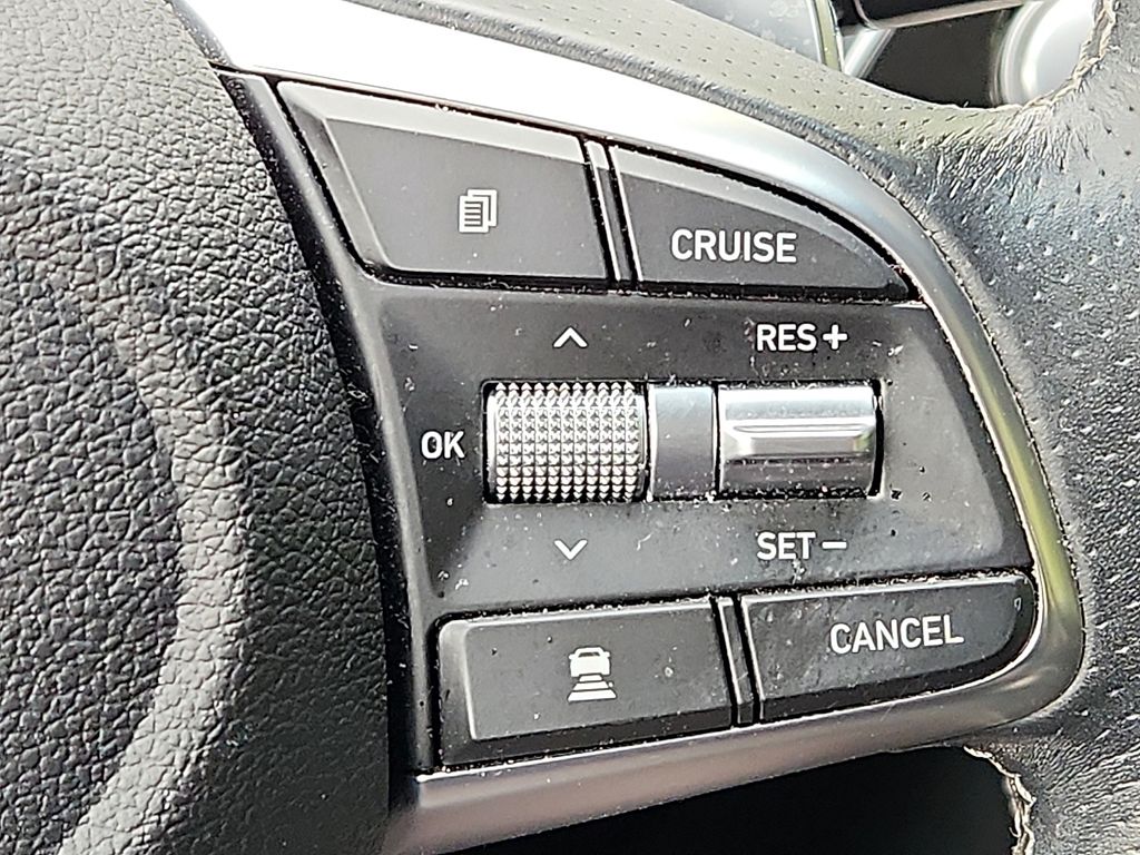 Thumbnail: 2019 Genesis G70 - 21