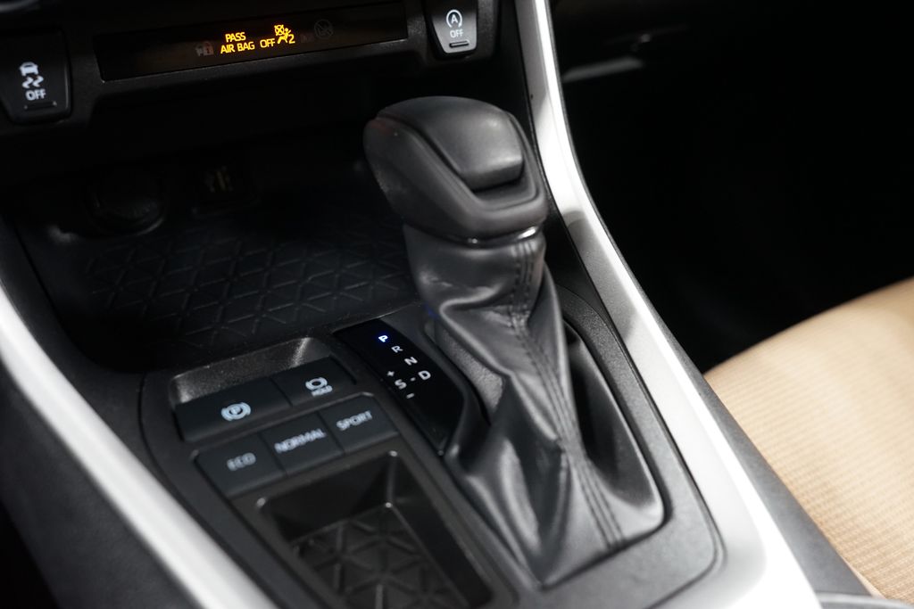 Thumbnail: 2025 Toyota RAV4 - 21