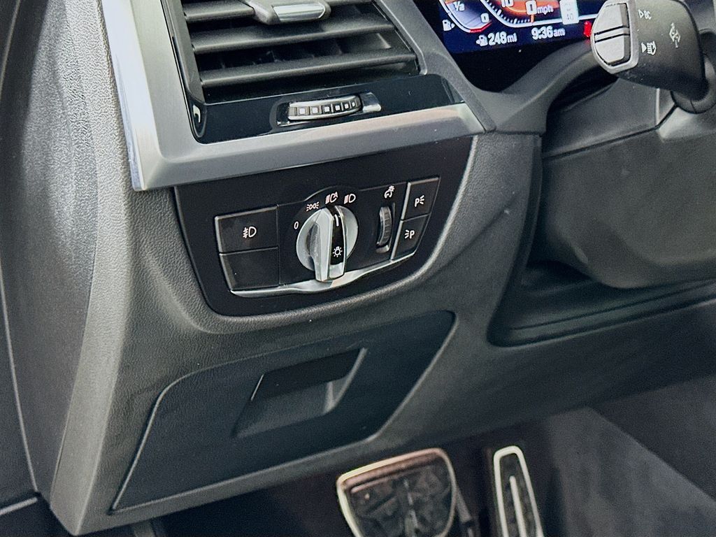 Thumbnail: 2021 BMW X3 - 10