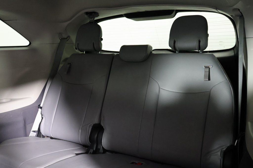 Thumbnail: 2024 Toyota Sienna - 12