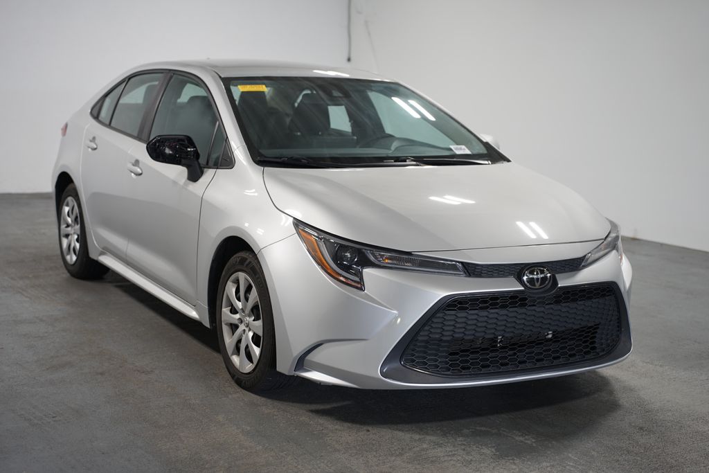 Thumbnail: 2022 Toyota Corolla - 3
