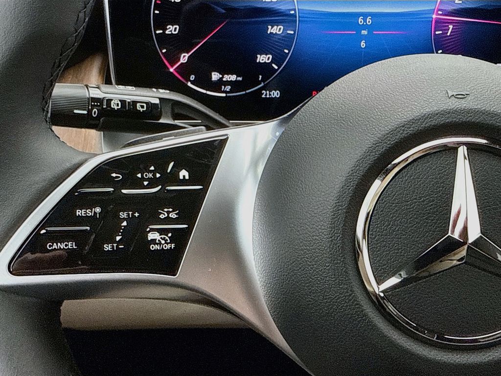 Thumbnail: 2027 Mercedes-Benz GLC - 11