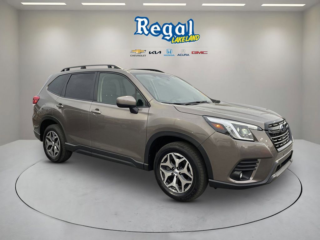 2024 Subaru Forester Premium Crossover AWD