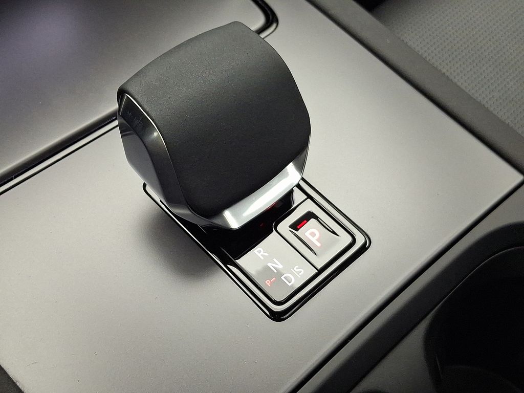 Thumbnail: 2025 Land Rover Discovery Sport - 16