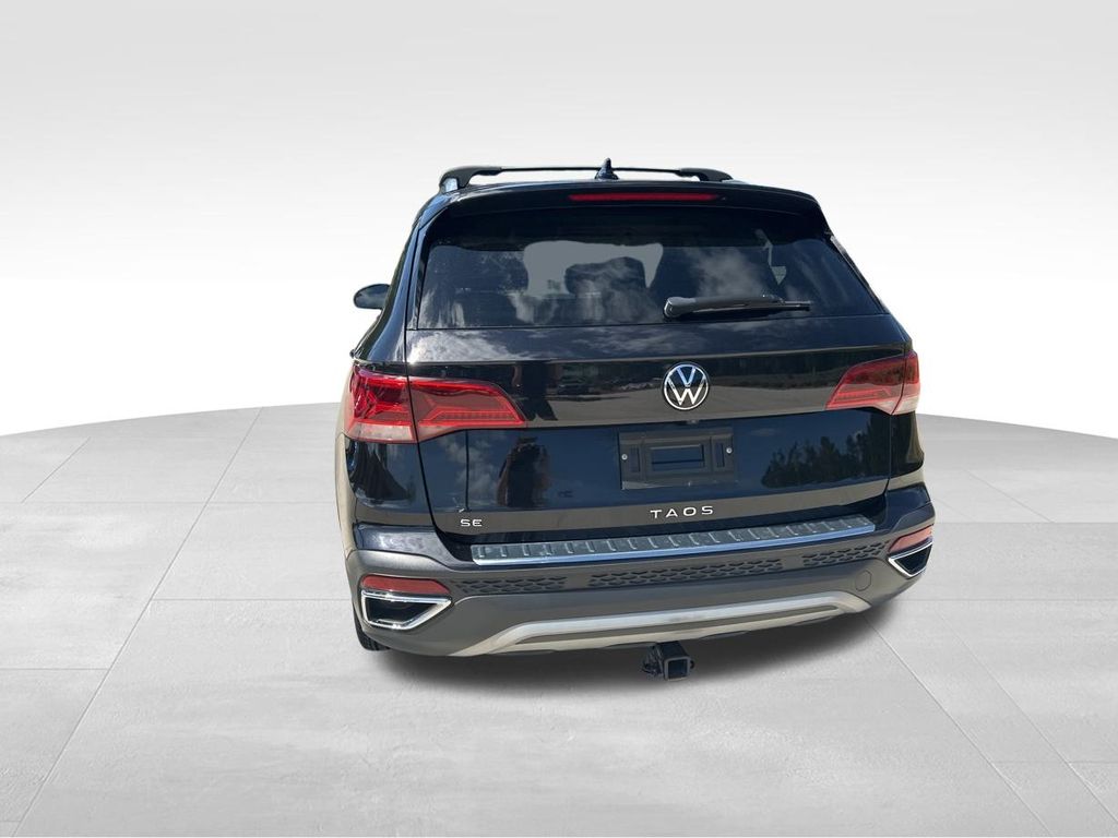 2022 Deep Black Pearl Volkswagen Taos 1.5T SE FWD SUV