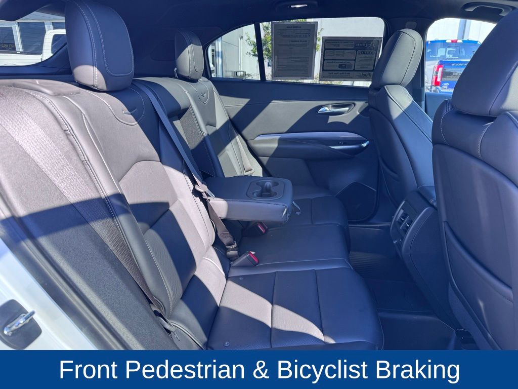 2024 Cadillac XT4 FWD Premium Luxury