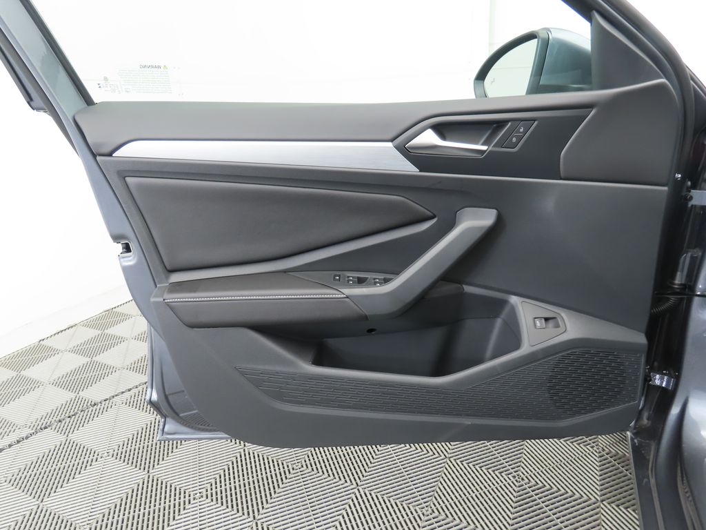 Thumbnail: 2025 Volkswagen Jetta - 25