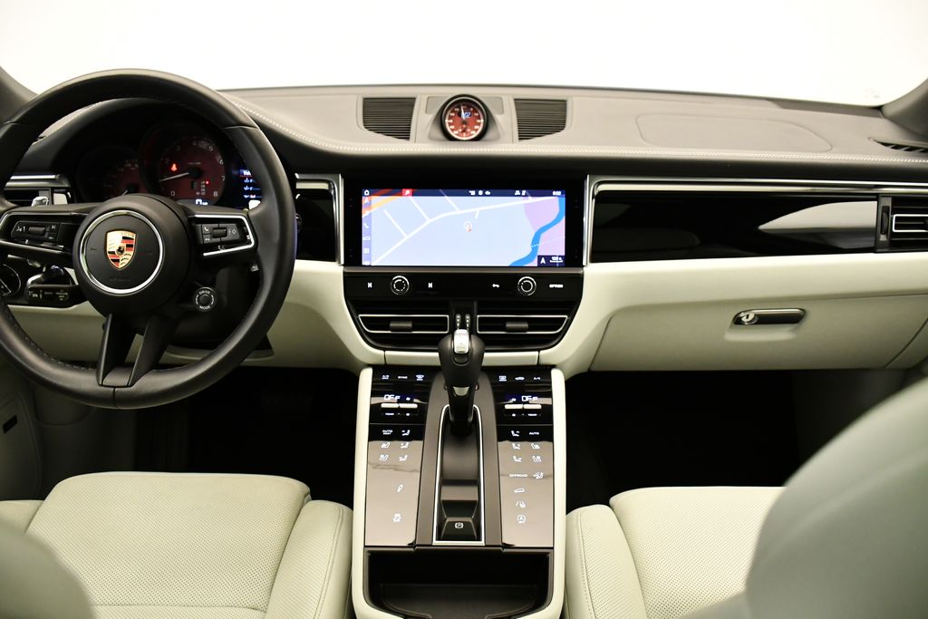 Thumbnail: 2023 Porsche Macan - 22
