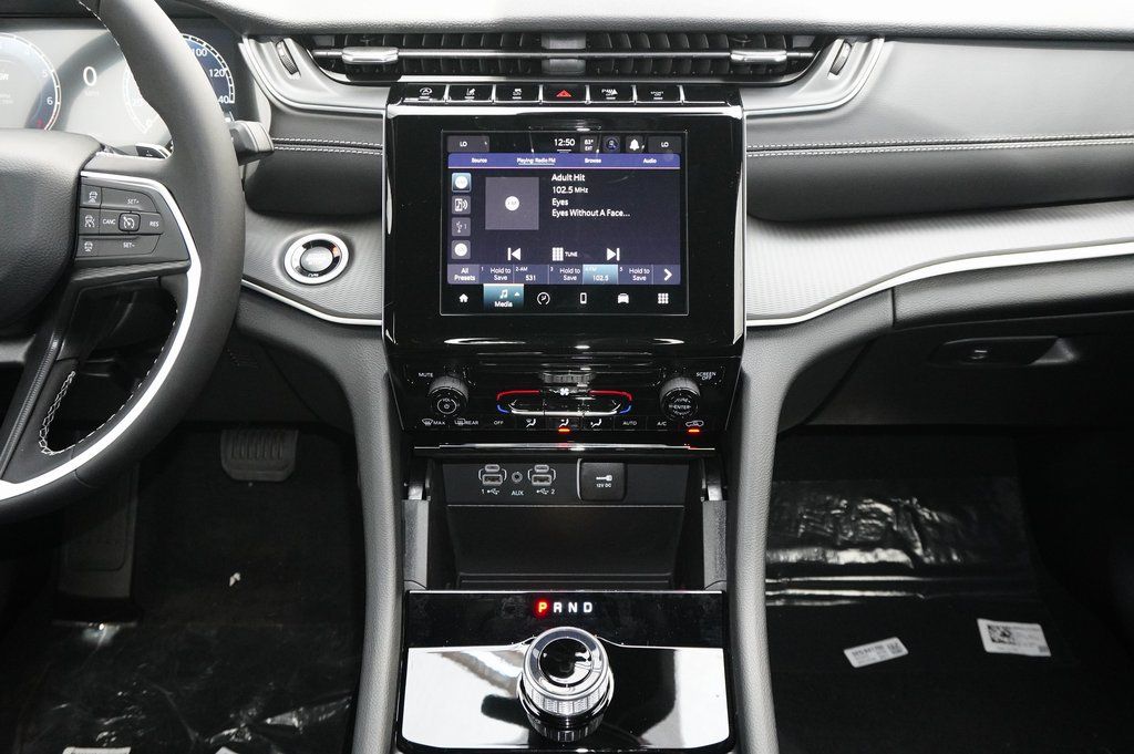 New Car 2025 Jeep Grand Cherokee  Laredo X For Sale Under $40,000 In Weatherford, Texas