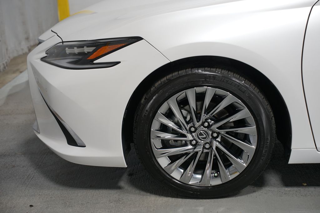 Thumbnail: 2024 Lexus ES - 5