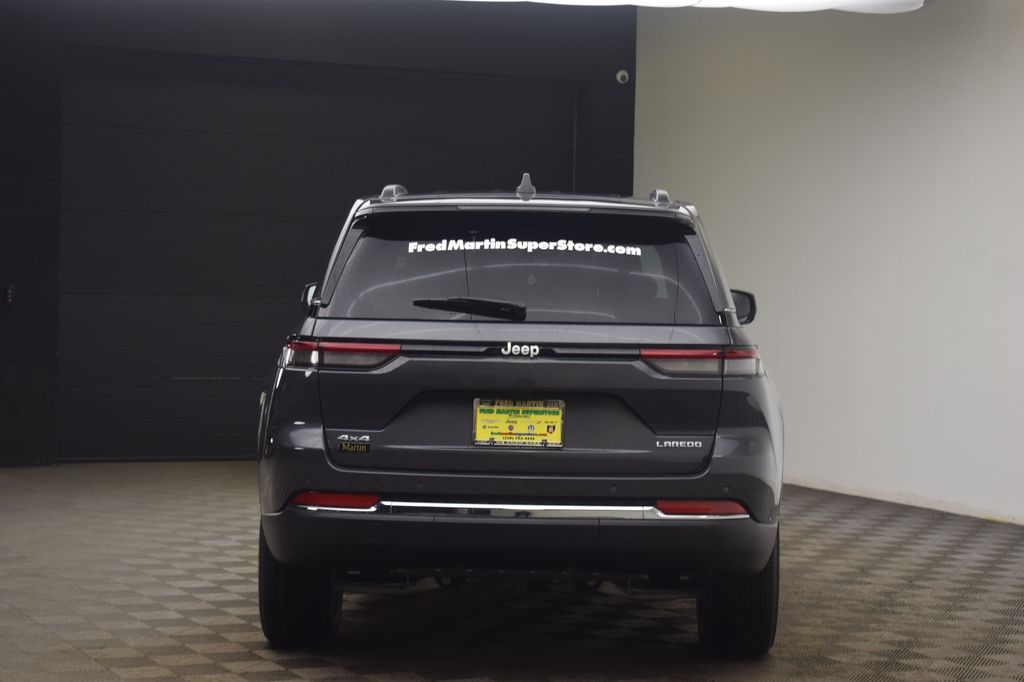 new 2026 Jeep Grand Cherokee car, priced at $37,984