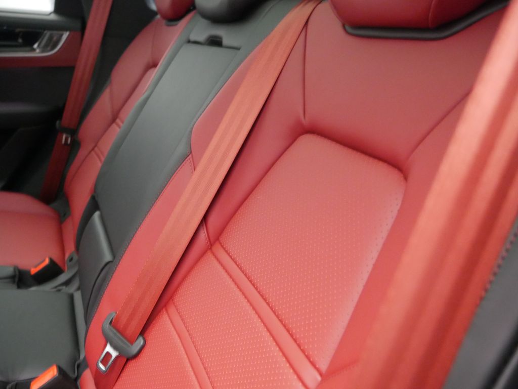 Thumbnail: 2026 Porsche Cayenne - 25