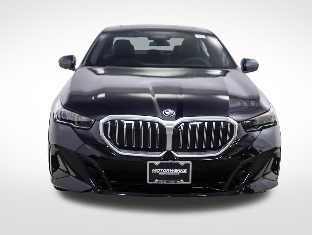 Thumbnail: 2026 BMW 5 Series - 9