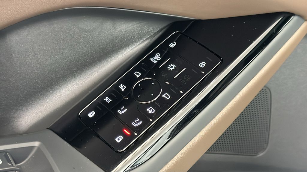 2025 Audi Q6 e-tron Premium 26