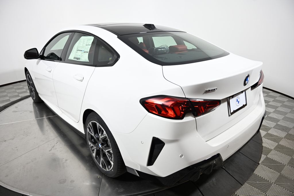 Thumbnail: 2026 BMW 2 Series - 3