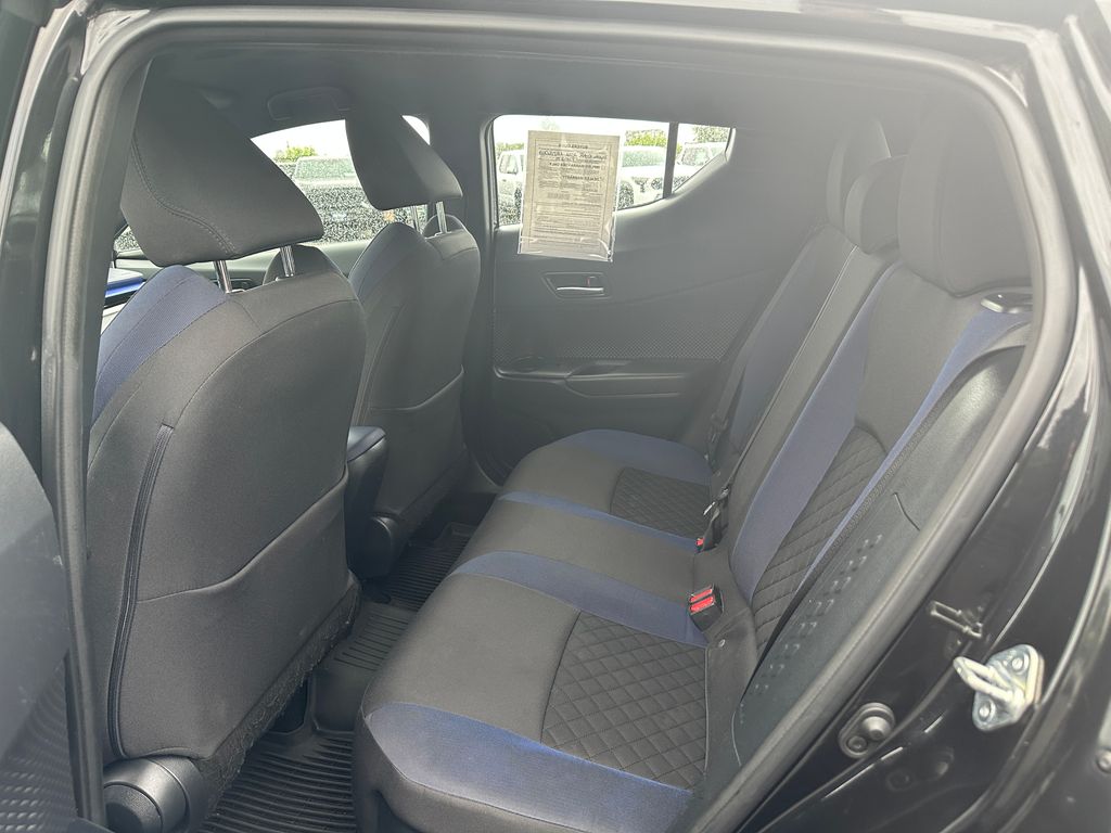 2022 Toyota C-HR XLE