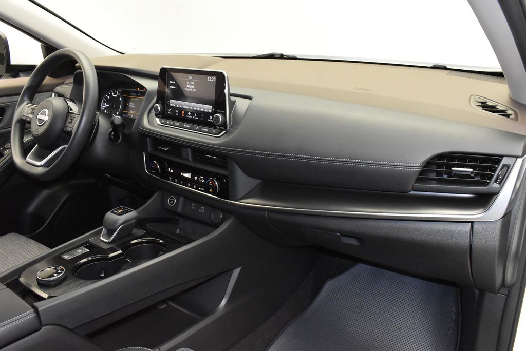 2023 Nissan Rogue SV 26