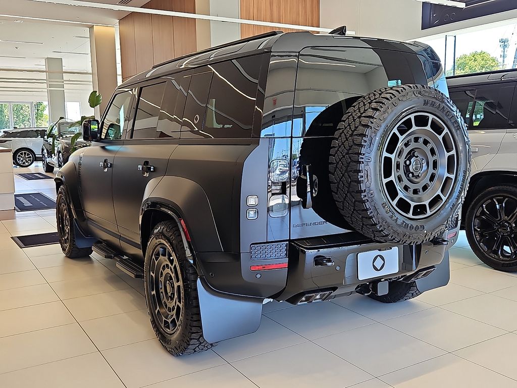 Thumbnail: 2026 Land Rover Defender - 5