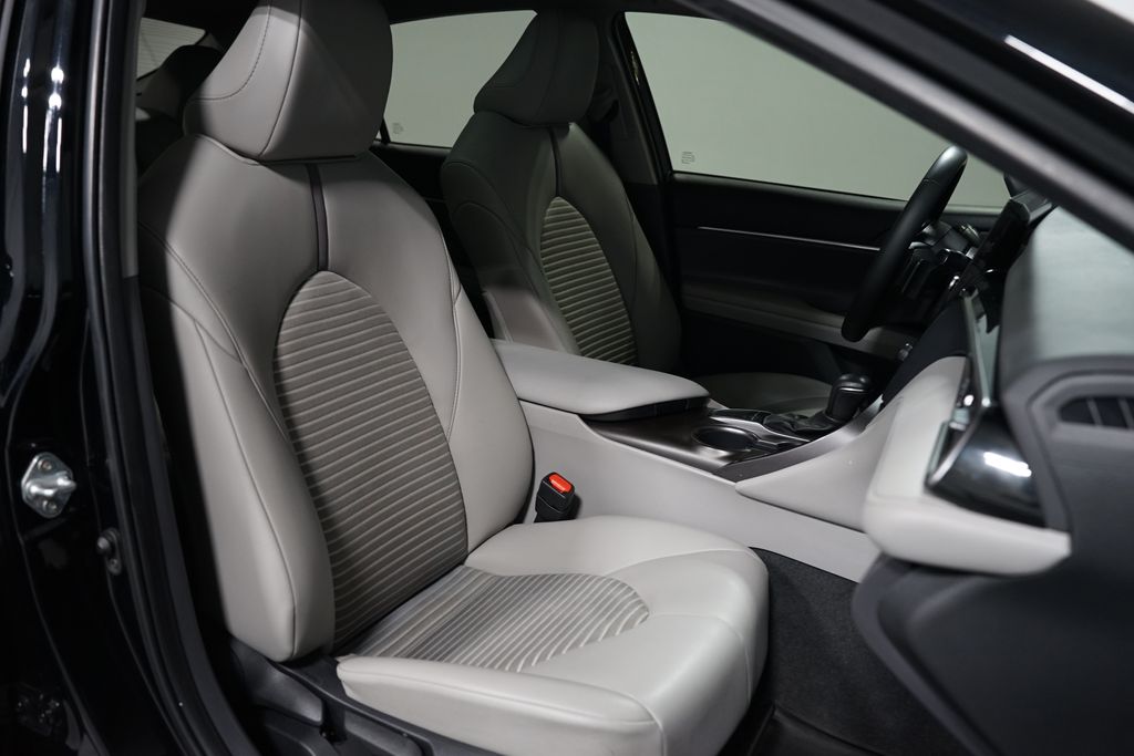 Thumbnail: 2023 Toyota Camry - 26