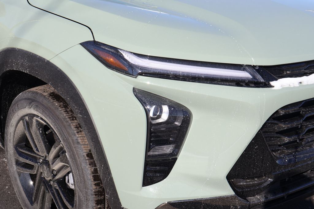 Thumbnail: 2026 Chevrolet Trax - 3