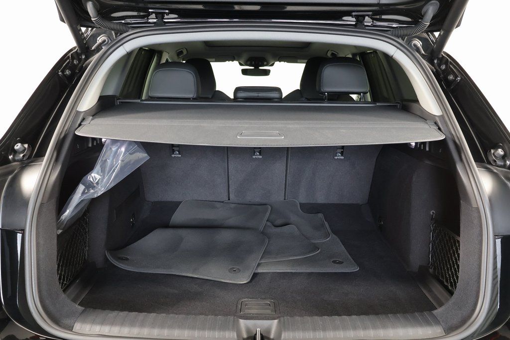 Thumbnail: 2025 Audi Q6 e-tron - 14