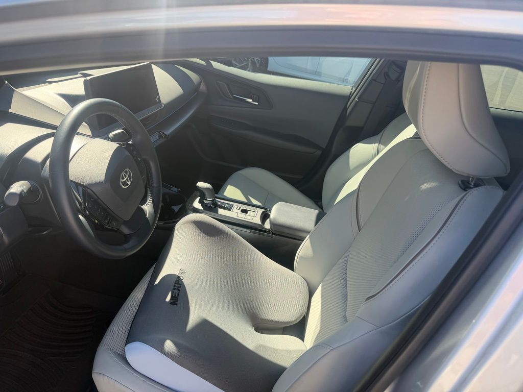 Thumbnail: 2024 Toyota Prius - 10