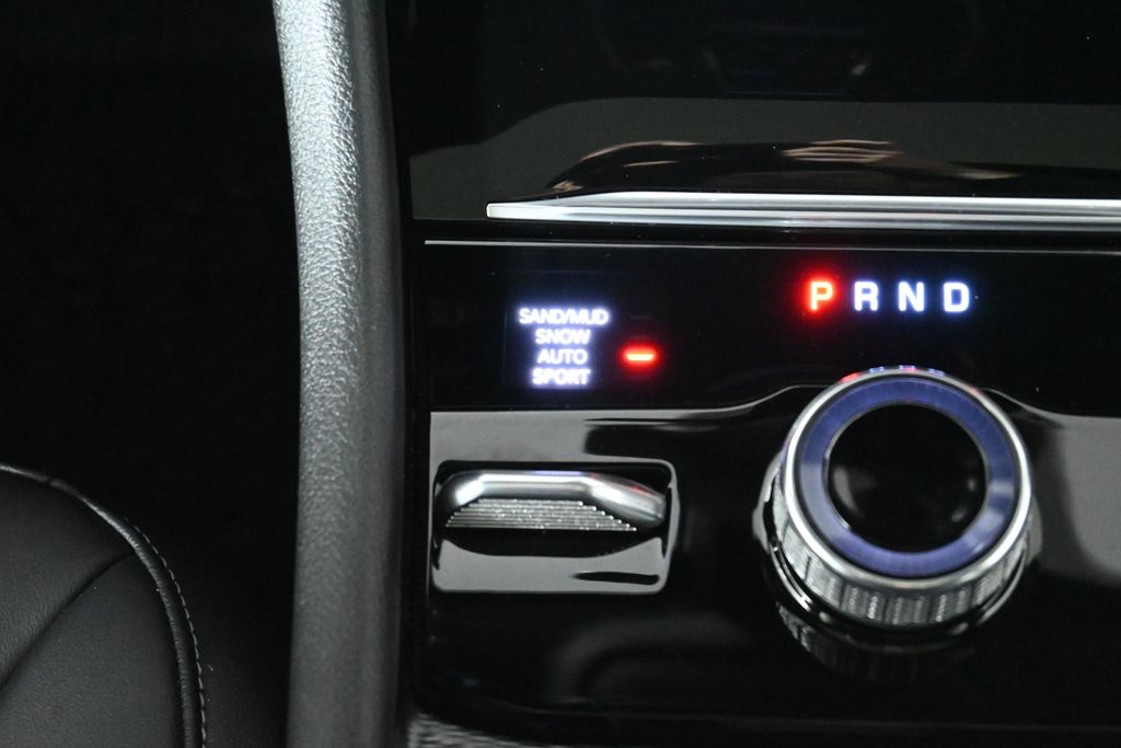 Thumbnail: 2025 Jeep Grand Cherokee - 25