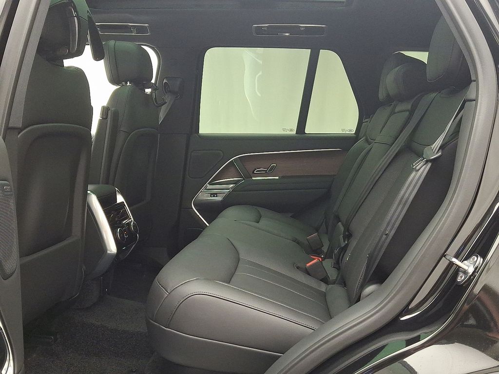 Thumbnail: 2026 Land Rover Range Rover - 6
